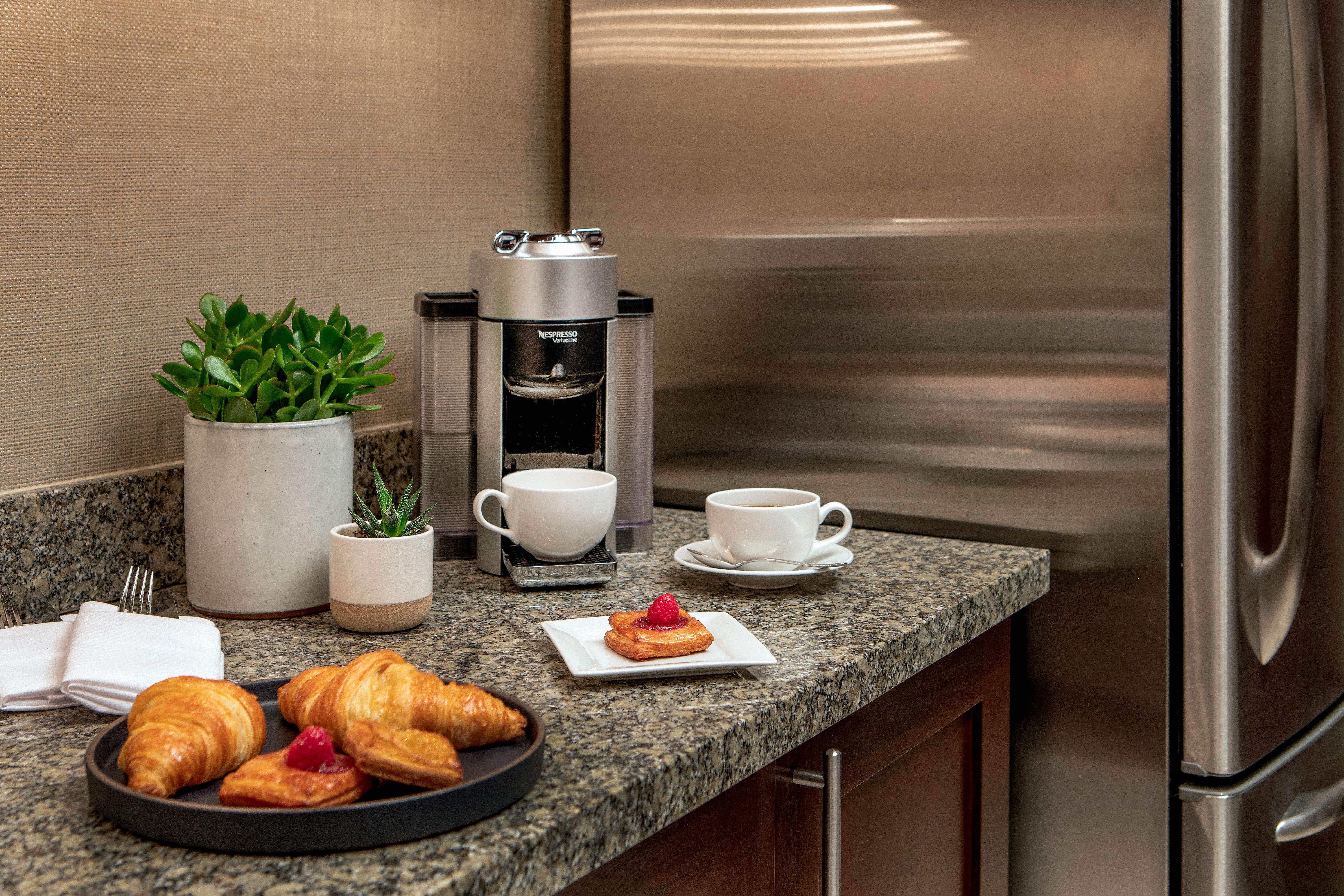 Intercontinental Boston By Ihg Hotel Exterior foto A single serve coffee machine