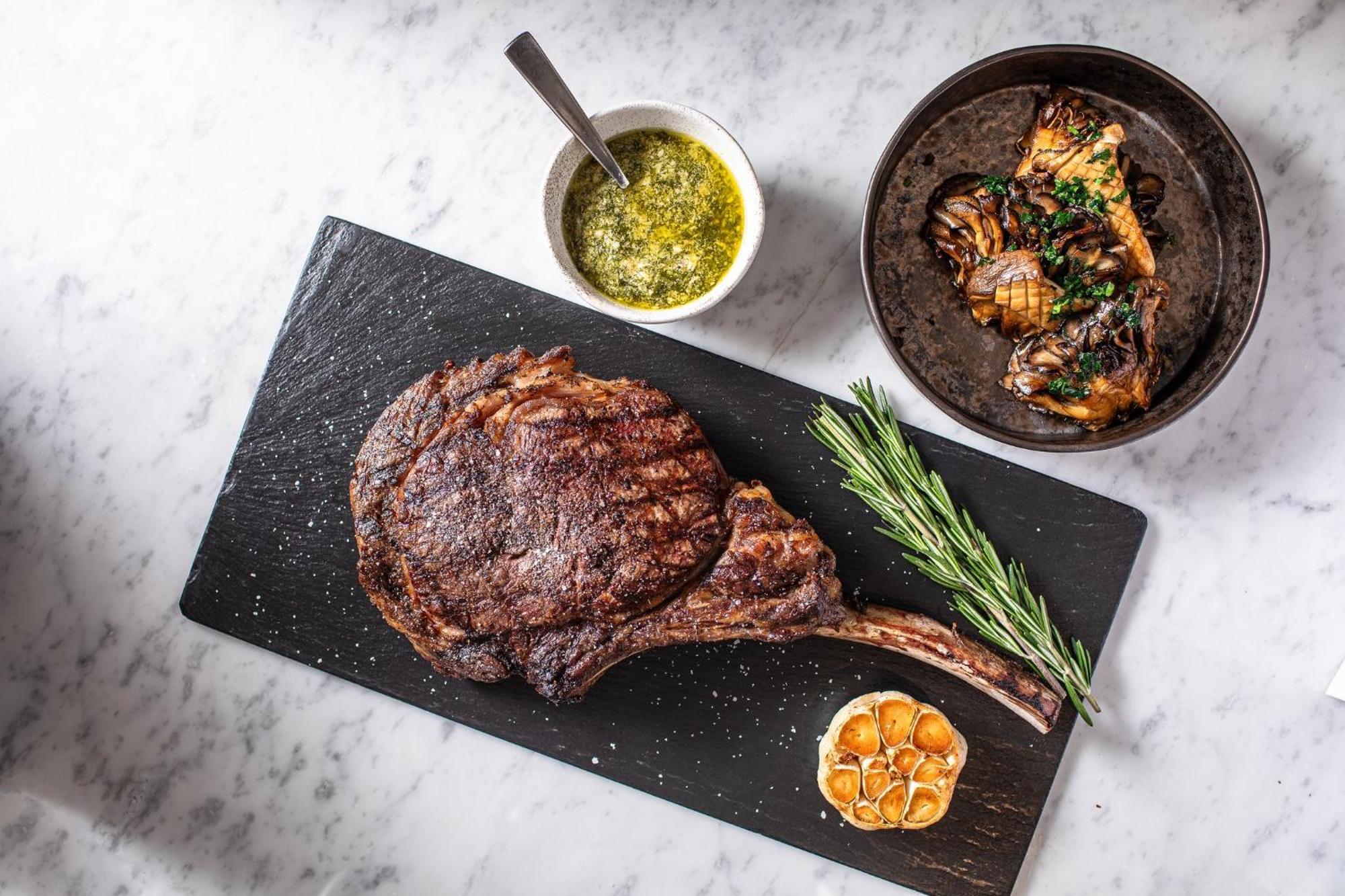 Intercontinental Boston By Ihg Hotel Exterior foto A grilled steak